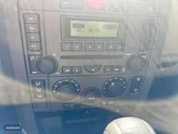 Land Rover Discovery 2.7 TDV6 S - Miniatura 26