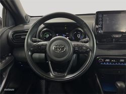 Toyota Yaris 1.5 120H Style - Miniatura 9