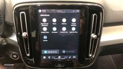 Volvo XC40 Plus, B3 Mild hybrid, Gasolina, Dark - Miniatura 13