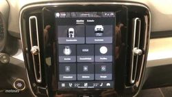 Volvo XC40 Plus, B3 Mild hybrid, Gasolina, Dark - Miniatura 17