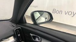 Volvo XC40 Plus, B3 Mild hybrid, Gasolina, Dark - Miniatura 25