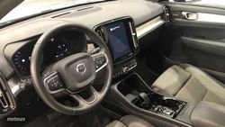Volvo XC40 Plus, B3 Mild hybrid, Gasolina, Dark - Miniatura 5
