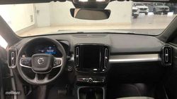 Volvo XC40 Plus, B3 Mild hybrid, Gasolina, Dark - Miniatura 6
