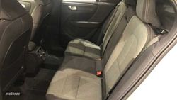 Volvo XC40 Plus, B3 Mild hybrid, Gasolina, Dark - Miniatura 7
