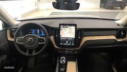 Volvo XC 60 Plus, B5 AWD Mild hybrid, Gasolina, Dark - Miniatura 6