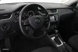 Skoda Octavia 1.6 TDI DSG AMBITION 105CV 5P # CAMARA TRASERA - Miniatura 11