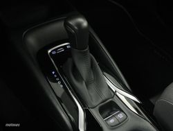 Toyota Corolla 1.8 HYBRID ACTIVE TECH E-CVT - Miniatura 10