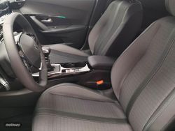 Peugeot 2008 Allure Pack Gasolina 130 S&S 6 Vel. MAN - Miniatura 13