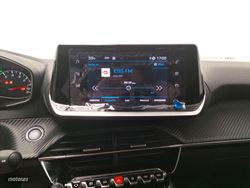 Peugeot 2008 Allure Pack Gasolina 130 S&S 6 Vel. MAN - Miniatura 17
