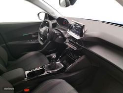 Peugeot 2008 Allure Pack Gasolina 130 S&S 6 Vel. MAN - Miniatura 18