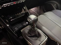 Peugeot 2008 Puretech 130 S&S 6 Vel. MAN GT - Miniatura 18