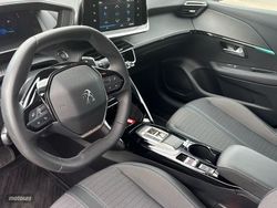 Peugeot 208 PureTech 100 Allure Pack EAT8 75 kW (100 CV) - Miniatura 21