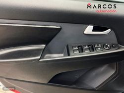 Kia Sportage 1.7 CRDi x-Tech Eco-Dynamics (P.Vision y Xenon) - Miniatura 14