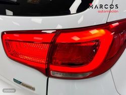 Kia Sportage 1.7 CRDi x-Tech Eco-Dynamics (P.Vision y Xenon) - Miniatura 20