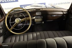 Mercedes 220 s Ponton - Miniatura 6