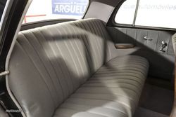 Mercedes 220 s Ponton - Miniatura 8
