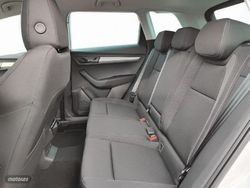 Skoda Karoq 1.0 TSI 115CV Selection - Miniatura 27