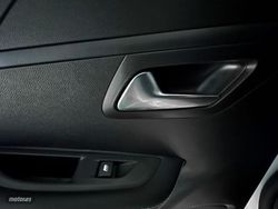 Peugeot 208 1.2 100CV Allure Pack EAT8 - Miniatura 14