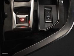 Peugeot 3008 1.5 BlueHDI 130CV Allure Pack EAT8 - Miniatura 12