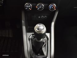 Renault Clio 1.0 TCE 90CV Evolution + Pack Look - Miniatura 11