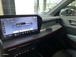 Audi Q3 Sportback Progressive e-hybrid S-Tronic - Miniatura 27