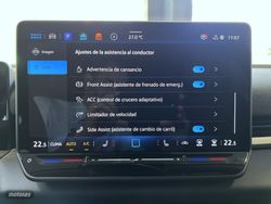 Volkswagen T-Roc R-Line 1.5 eTSI DSG - Miniatura 23