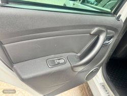 Dacia Duster Laureate dCi 90 4X2 EU6 - Miniatura 13