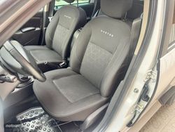 Dacia Duster Laureate dCi 90 4X2 EU6 - Miniatura 20