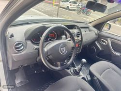Dacia Duster Laureate dCi 90 4X2 EU6 - Miniatura 22