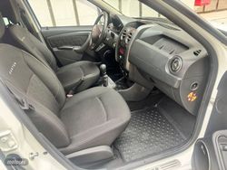 Dacia Duster Laureate dCi 90 4X2 EU6 - Miniatura 28