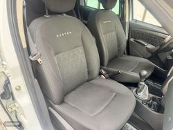 Dacia Duster Laureate dCi 90 4X2 EU6 - Miniatura 29