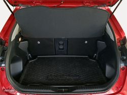 Toyota Yaris Cross 1.5 120H Style - Miniatura 10