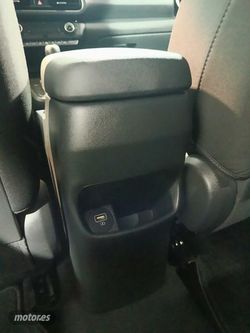 Hyundai Kona HEV 1.6 GDI DT Maxx - Miniatura 9