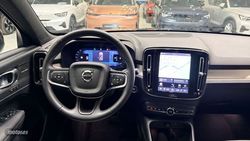 Volvo XC40 Plus, B3 Mild hybrid, Gasolina, Dark - Miniatura 10
