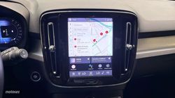 Volvo XC40 Plus, B3 Mild hybrid, Gasolina, Dark - Miniatura 12