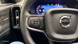 Volvo XC40 Plus, B3 Mild hybrid, Gasolina, Dark - Miniatura 20