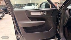 Volvo XC40 Plus, B3 Mild hybrid, Gasolina, Dark - Miniatura 27
