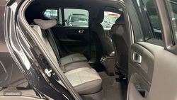 Volvo XC40 Plus, B3 Mild hybrid, Gasolina, Dark - Miniatura 30