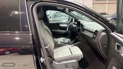 Volvo XC40 Plus, B3 Mild hybrid, Gasolina, Dark - Miniatura 45
