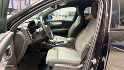 Volvo XC40 Plus, B3 Mild hybrid, Gasolina, Dark - Miniatura 50