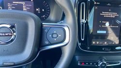 Volvo XC40 2.0 B3 MHEV CORE DCT 163 5P - Miniatura 16