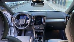 Volvo XC40 2.0 B3 MHEV CORE DCT 163 5P - Miniatura 6