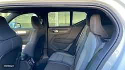 Volvo XC40 2.0 B3 MHEV CORE DCT 163 5P - Miniatura 7