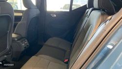 Volvo XC40 2.0 B3 PLUS DARK AUTO 163 5P - Miniatura 11