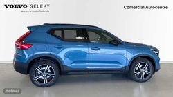 Volvo XC40 2.0 B3 PLUS DARK AUTO 163 5P - Miniatura 5