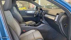 Volvo XC40 2.0 B3 PLUS DARK AUTO 163 5P - Miniatura 9