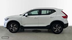 Volvo XC40 XC40 2.0 B3 MHEV CORE DCT 163 5P - Miniatura 3