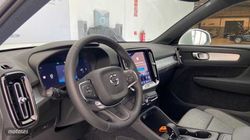 Volvo XC40 XC40 2.0 B3 MHEV CORE DCT 163 5P - Miniatura 4