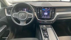 Volvo XC 60 2.0 B4 AWD D MOMENTUM PRO AUTO 5P - Miniatura 6