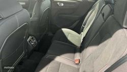 Volvo XC40 2.0 B3 PLUS DARK AUTO 5P - Miniatura 12